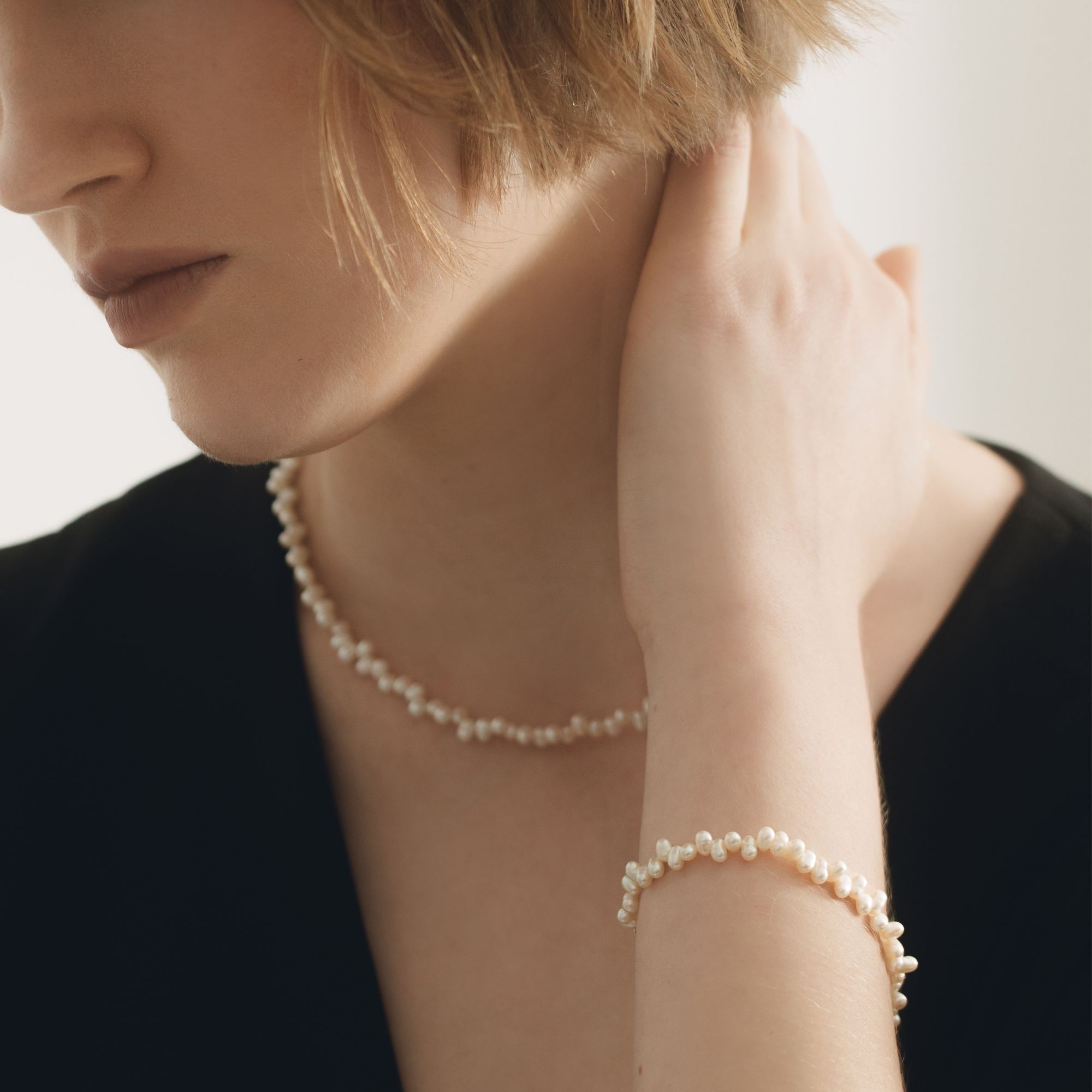 Pulseira de Pérolas Naturais Irregulares e Prata de Lei Mini Dalila