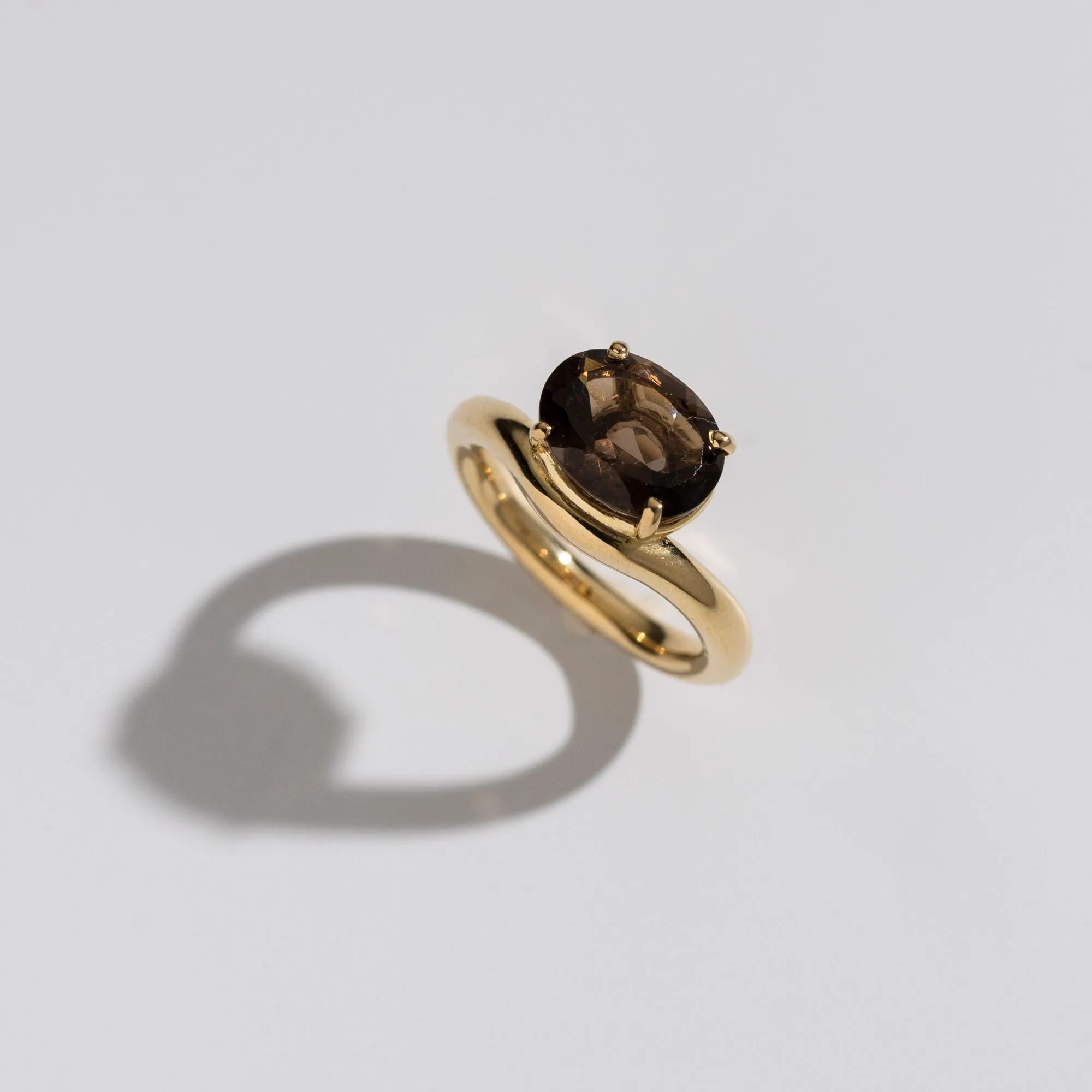 Anel Sylvie com Quartzo Fumê